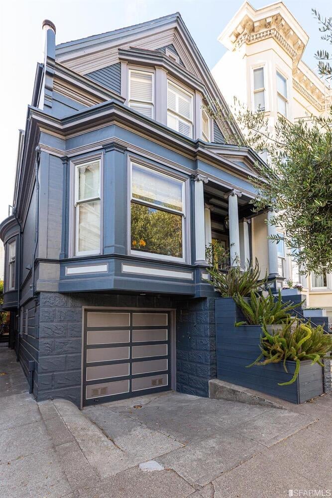 207 Cole St