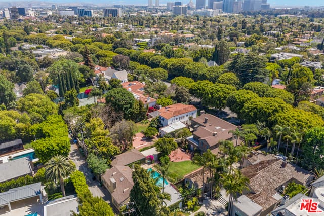 Aurora Estate