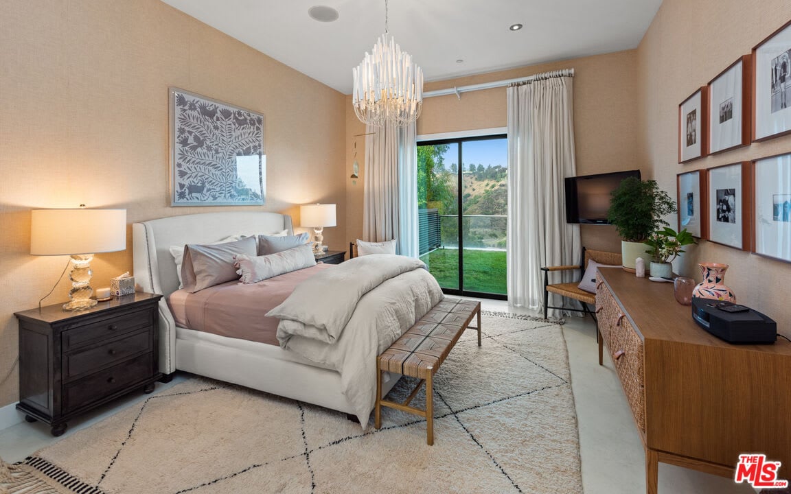 Cascade Opulent