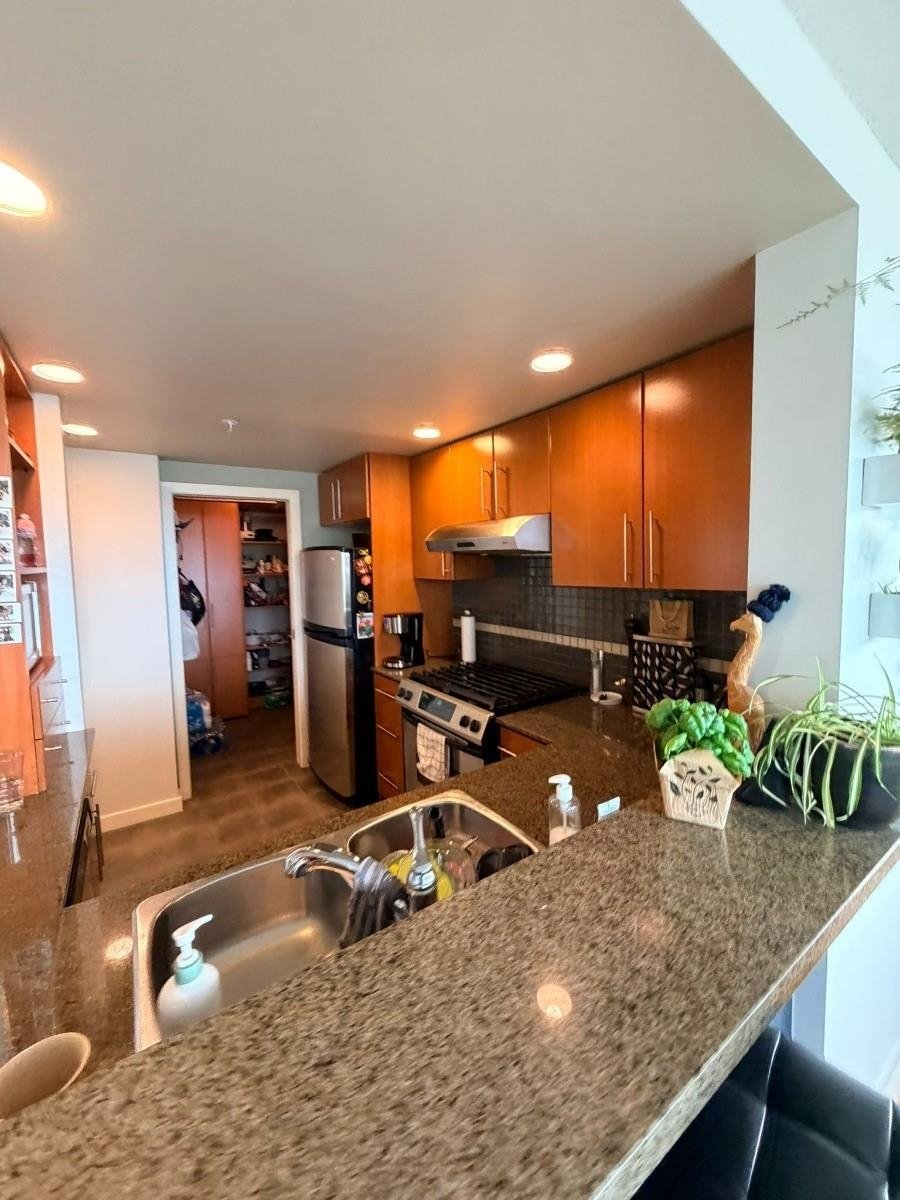 603-455 Beach Cres