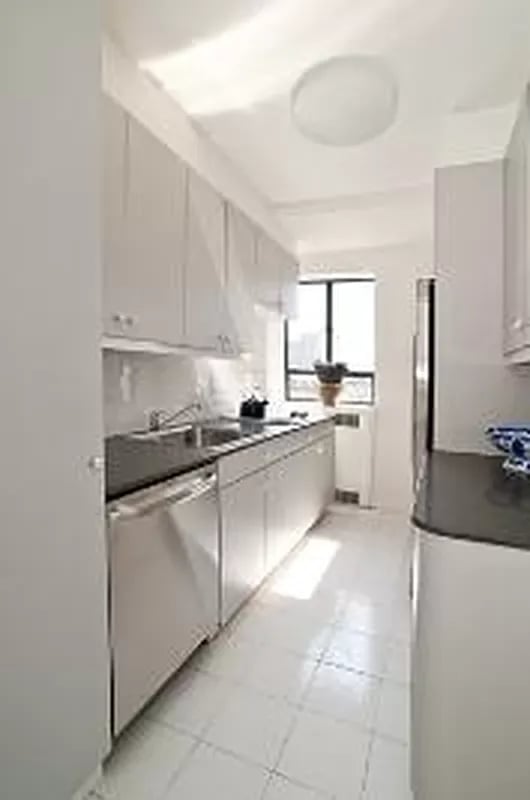 100 Riverside Drive Unit: 19D