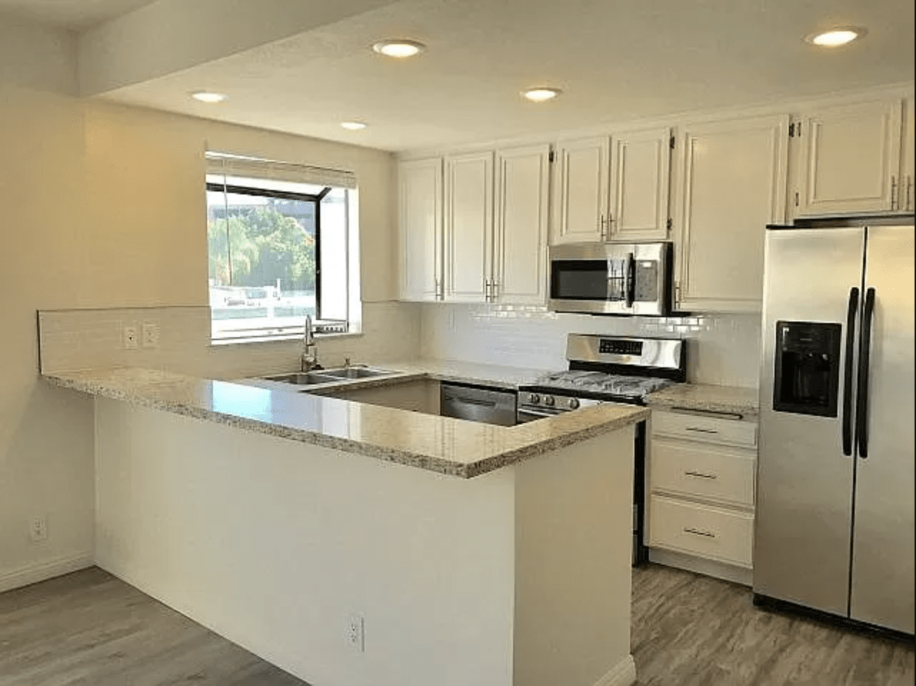 11827 Goshen Ave, #203