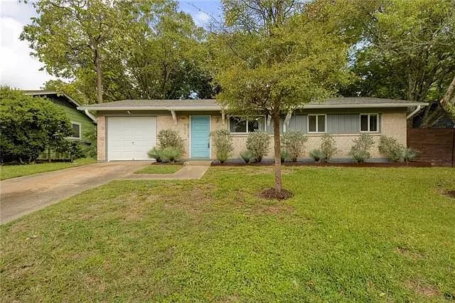902 Cardiff Dr