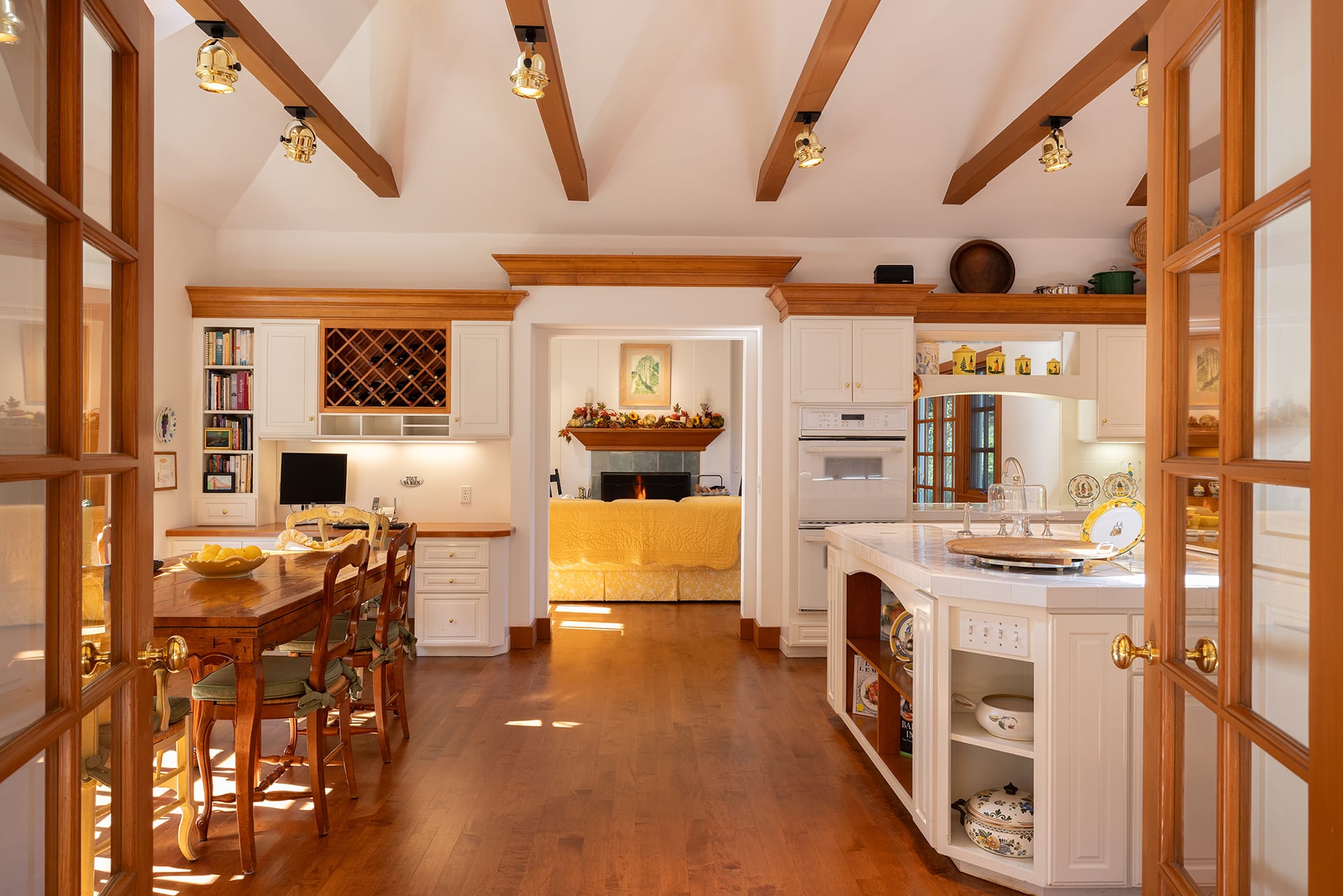 Peaceful French Country Estate - 5 Sleepy Hollow Dr