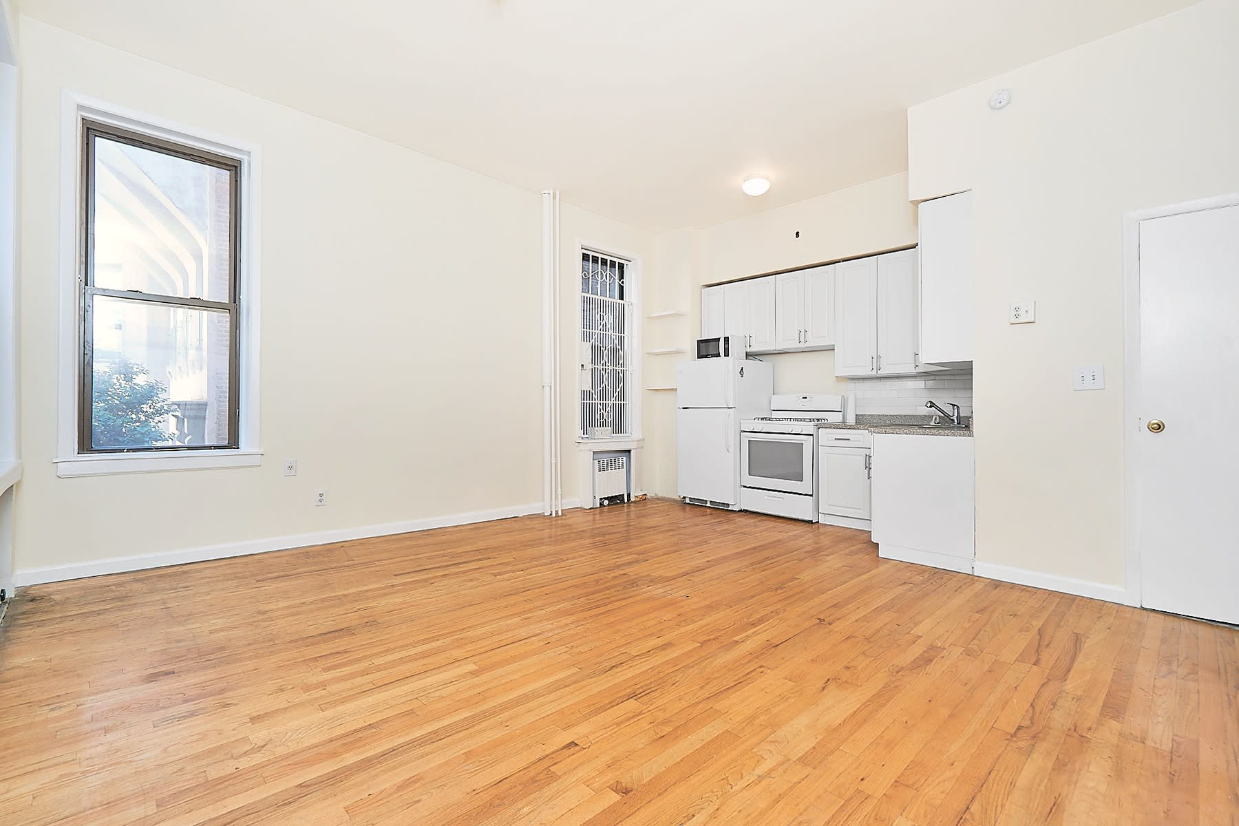 300 East 69th Street, Unit 2E