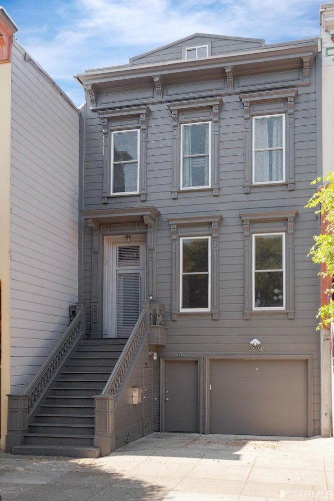 2694 Folsom St