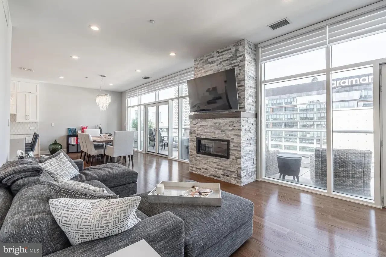 23 S 23rd St, #7E