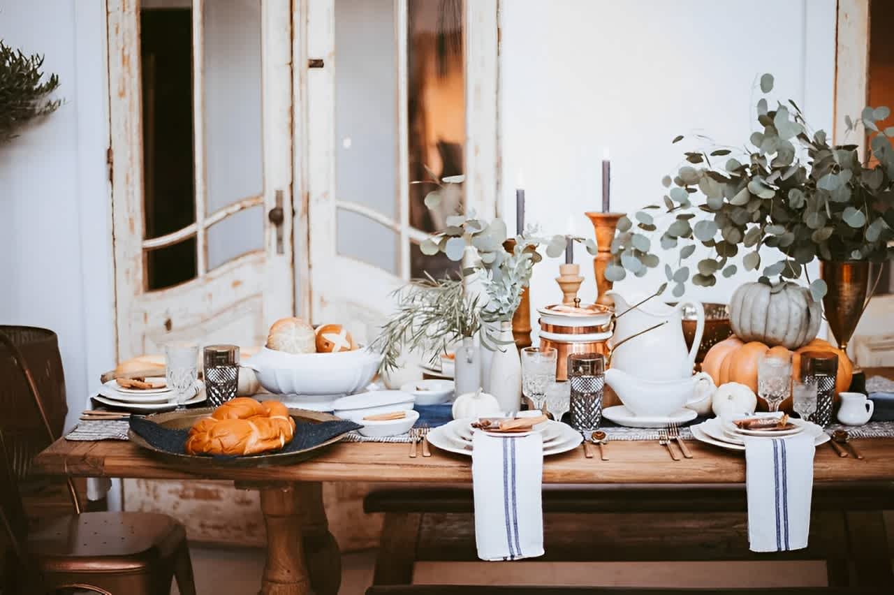 6 Inspired Place Setting Ideas for Thanksgiving Dinner