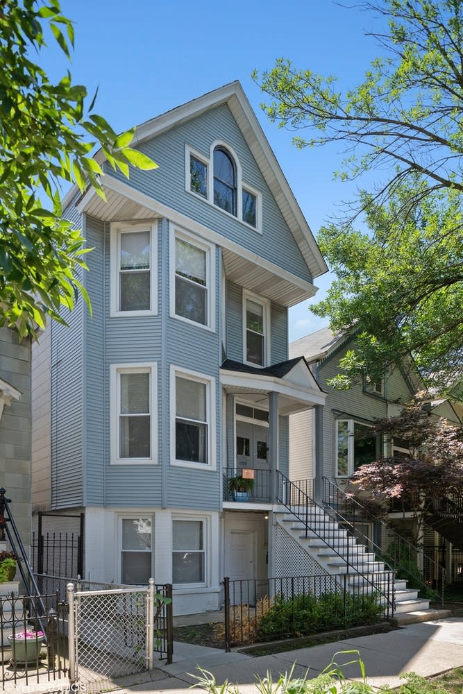 1709 West Barry Ave