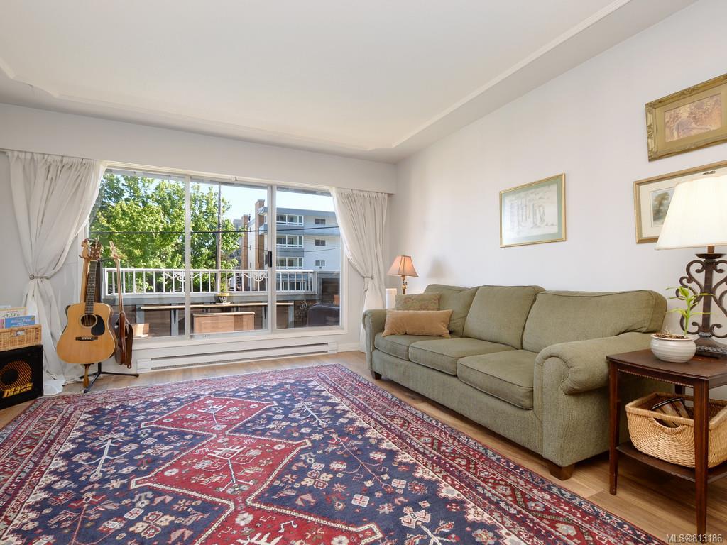 205-545 Rithet St