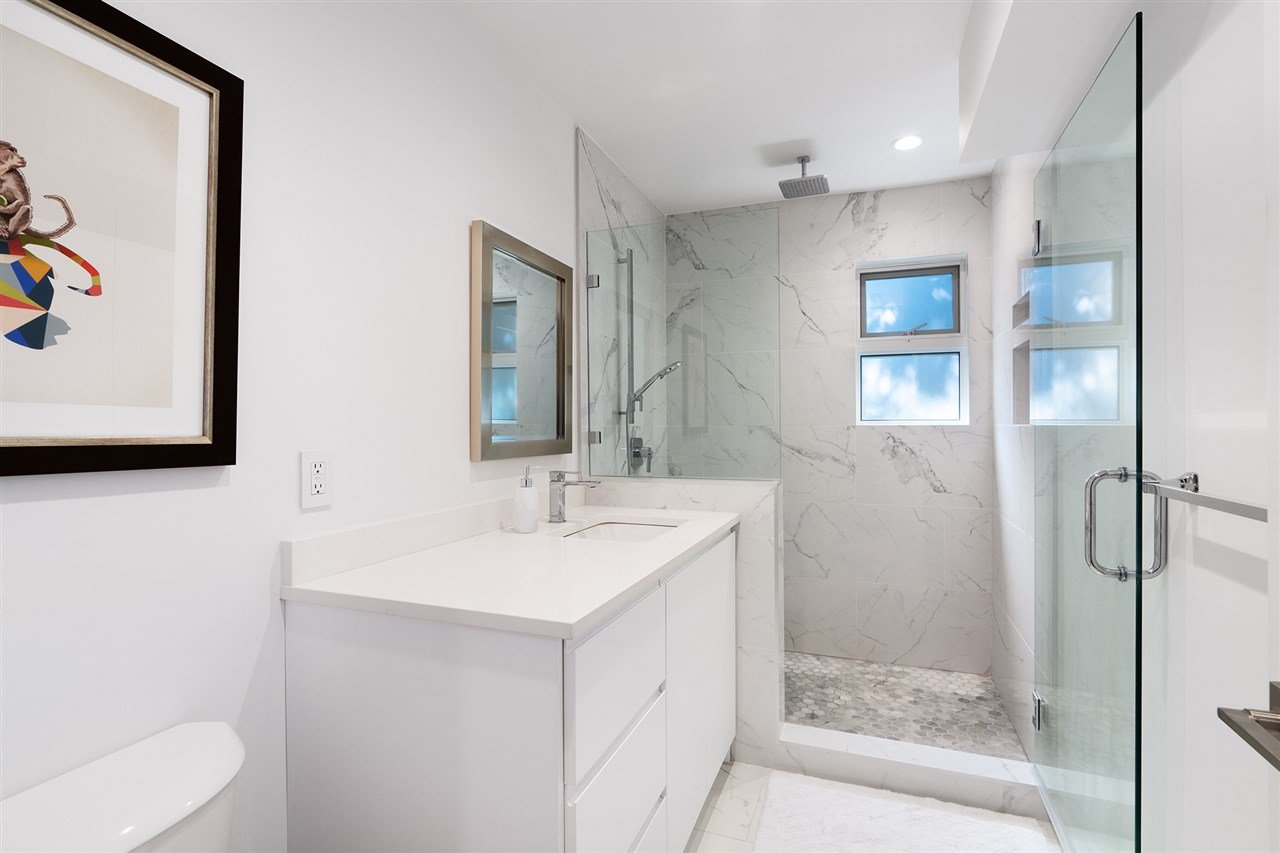 6922 Marine Drive, West Vancouver