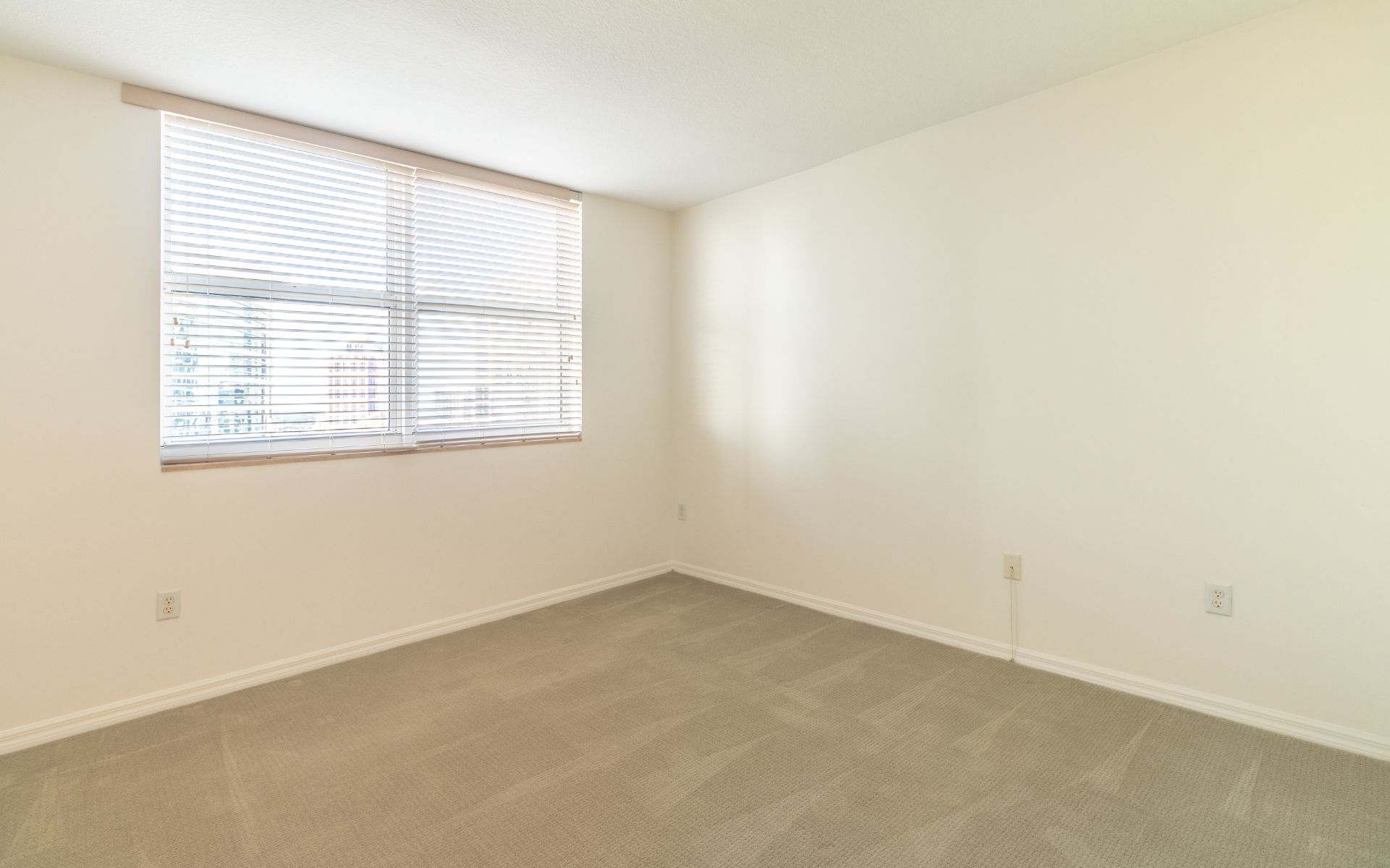 347 N New River Dr Unit: 1808