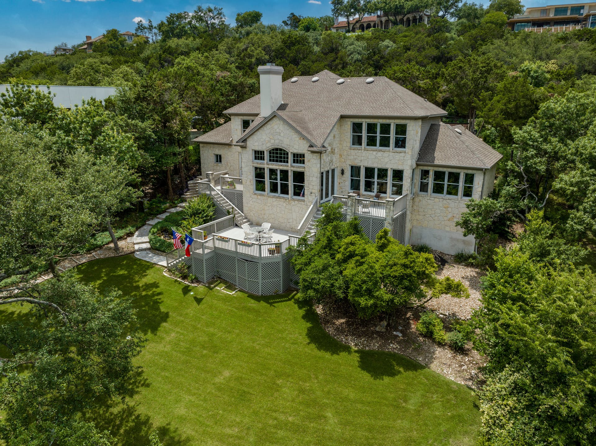 2015 Westlake Drive