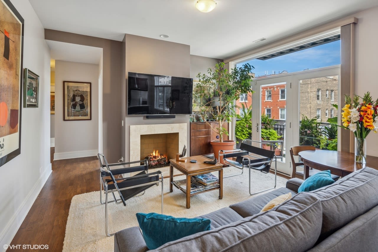 711 W GRAND AVE, #201