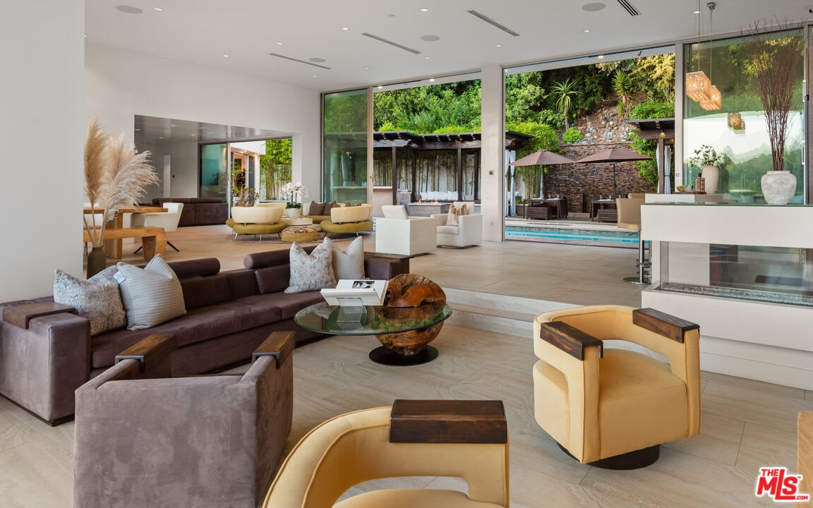 View Opulent