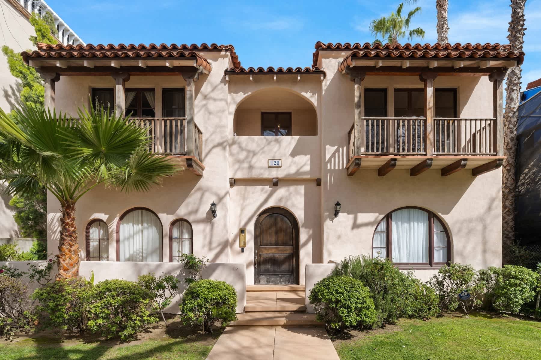 128 S Oakhurst Drive, Beverly Hills