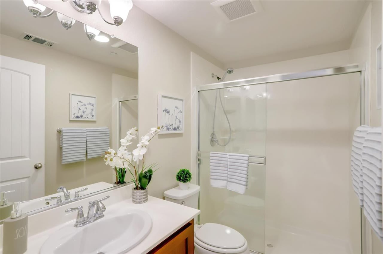 272 Currlin Cir