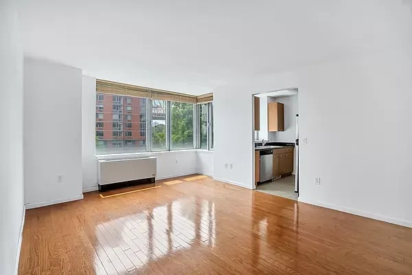 455 Main Street Unit: 4D