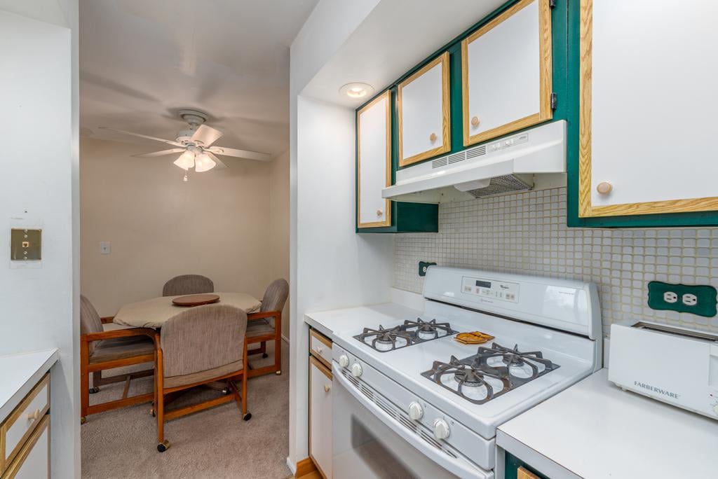 1515 Fremont Dr., Hanover Park, IL 60133