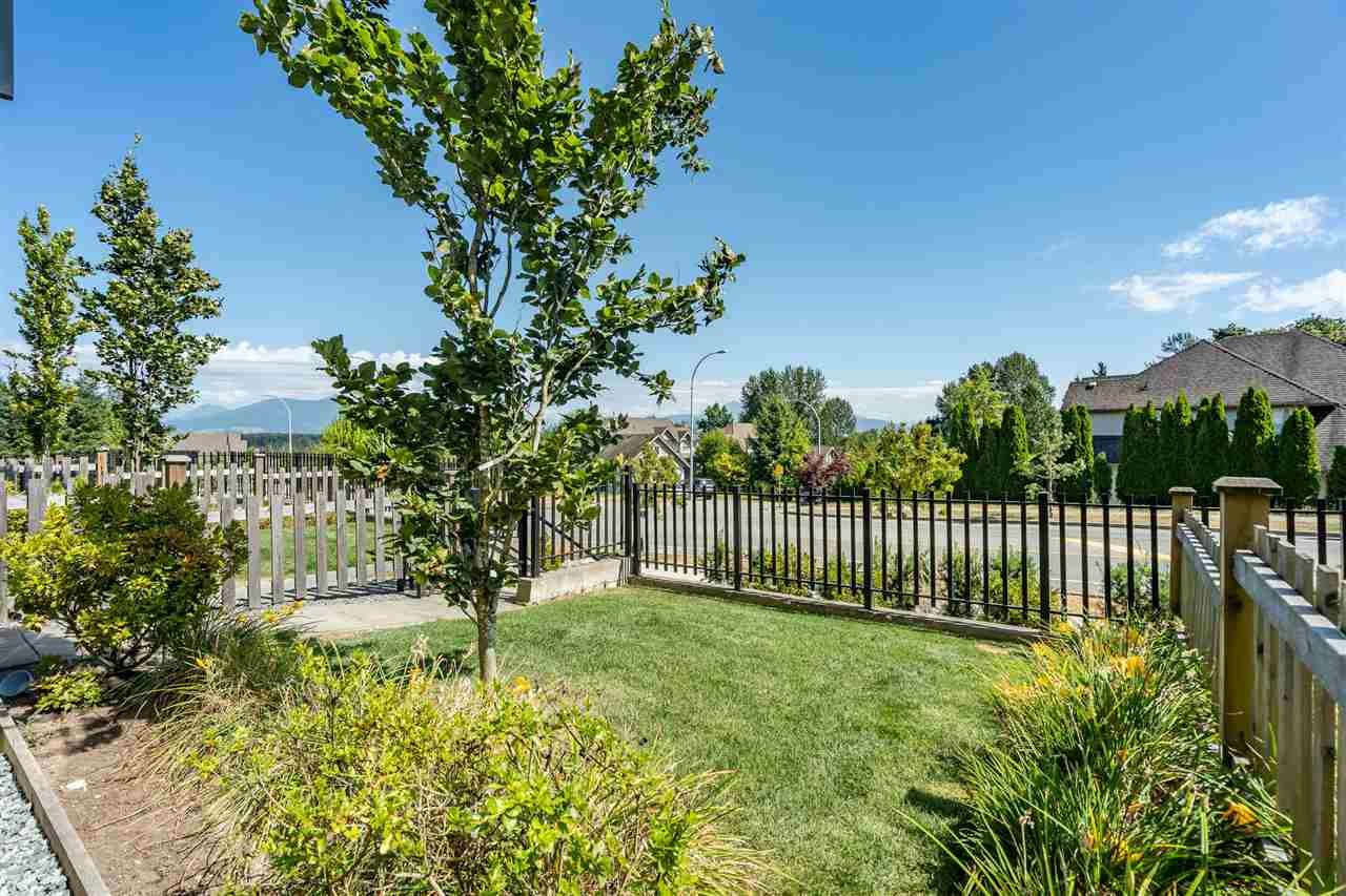 208-9987 E Barnston Dr