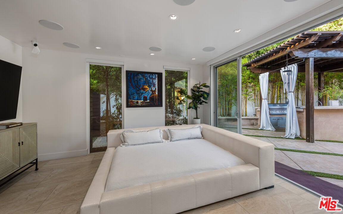 View Opulent