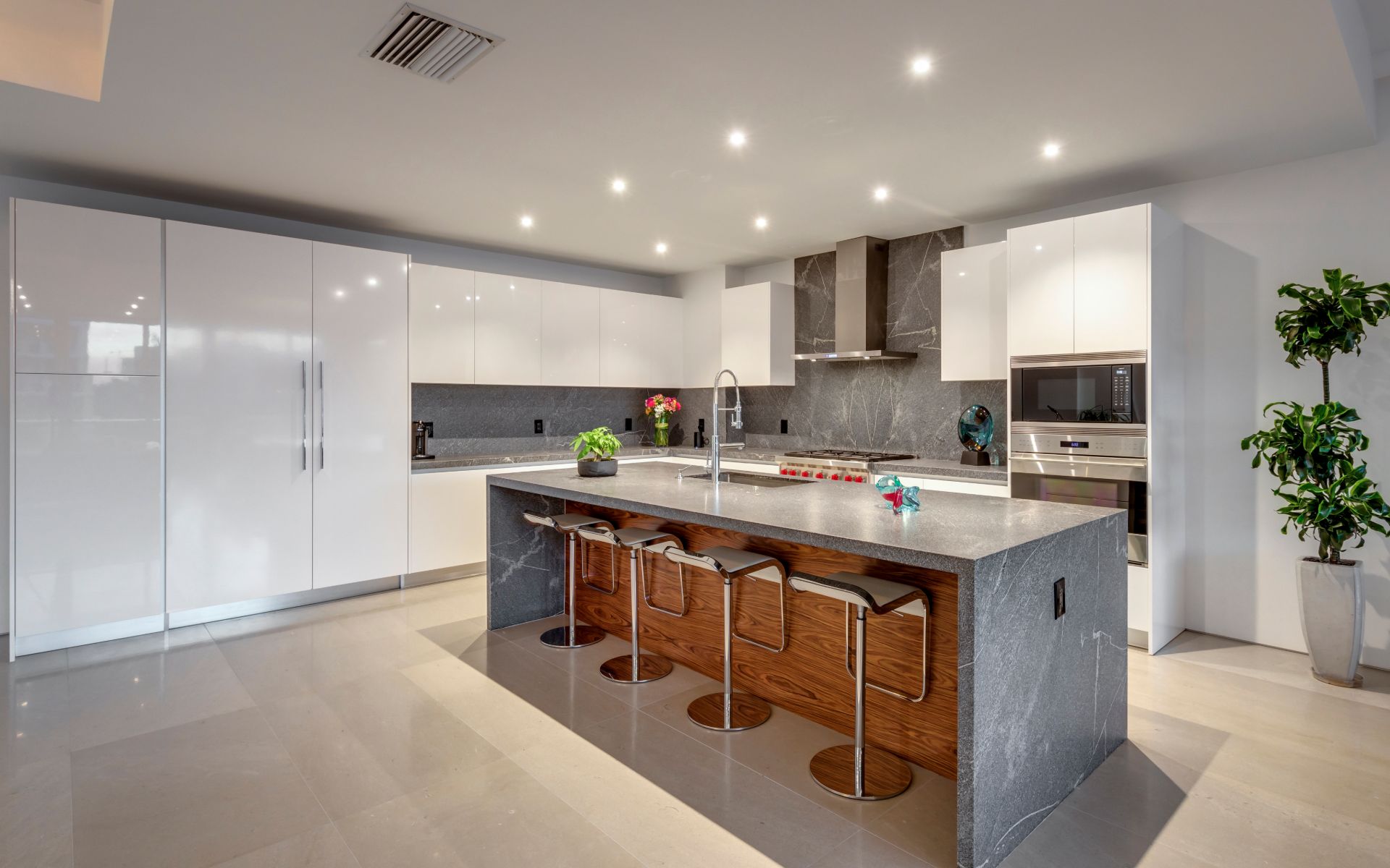 31 Isle Of Venice Dr Unit: 301