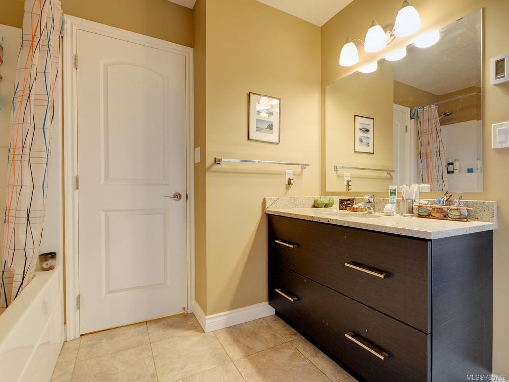 106-2038 Gatewood Rd, Sooke
