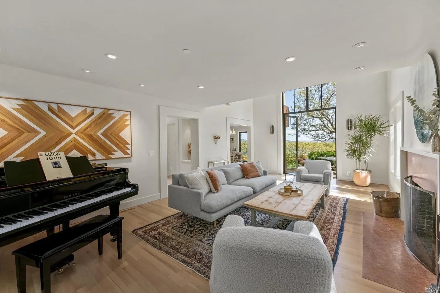 211 South Ridgewood