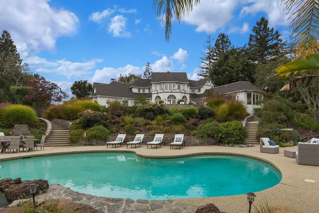 125 Lakeview Dr