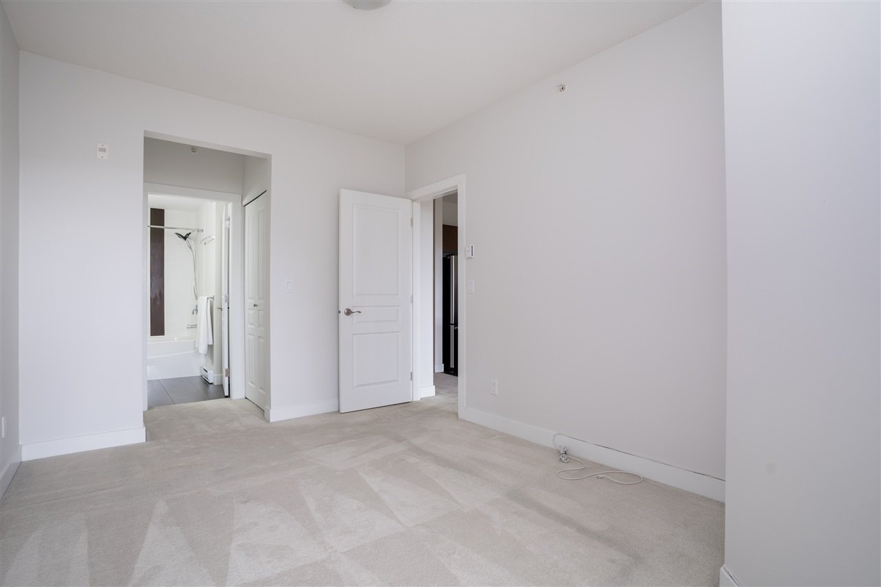 403-4550 Fraser St