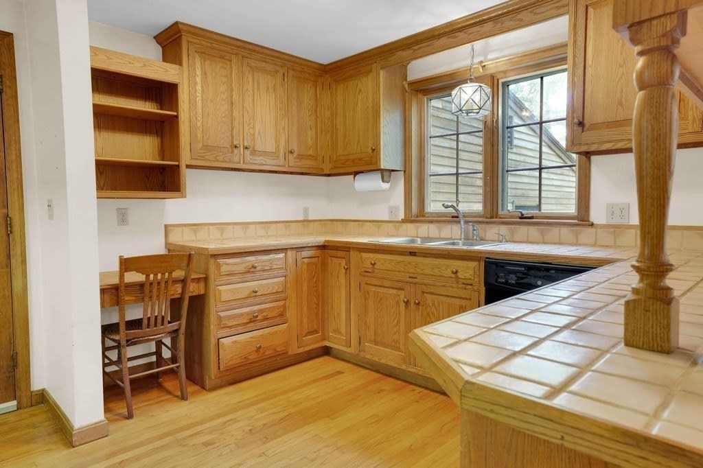 798 Long Pond Rd
