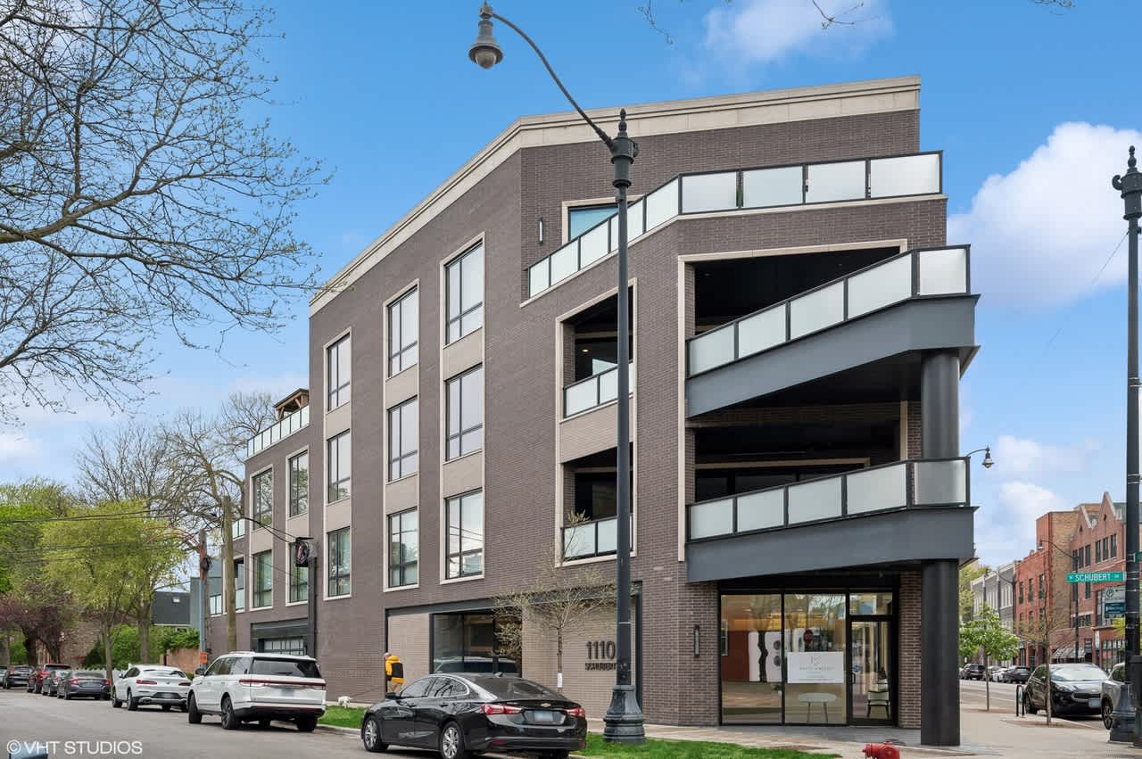 1110 W Schubert
