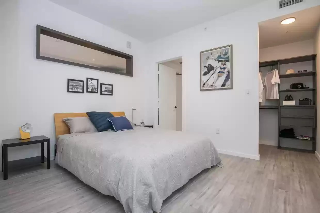 301 SW 1st Ave, Apt 1414 