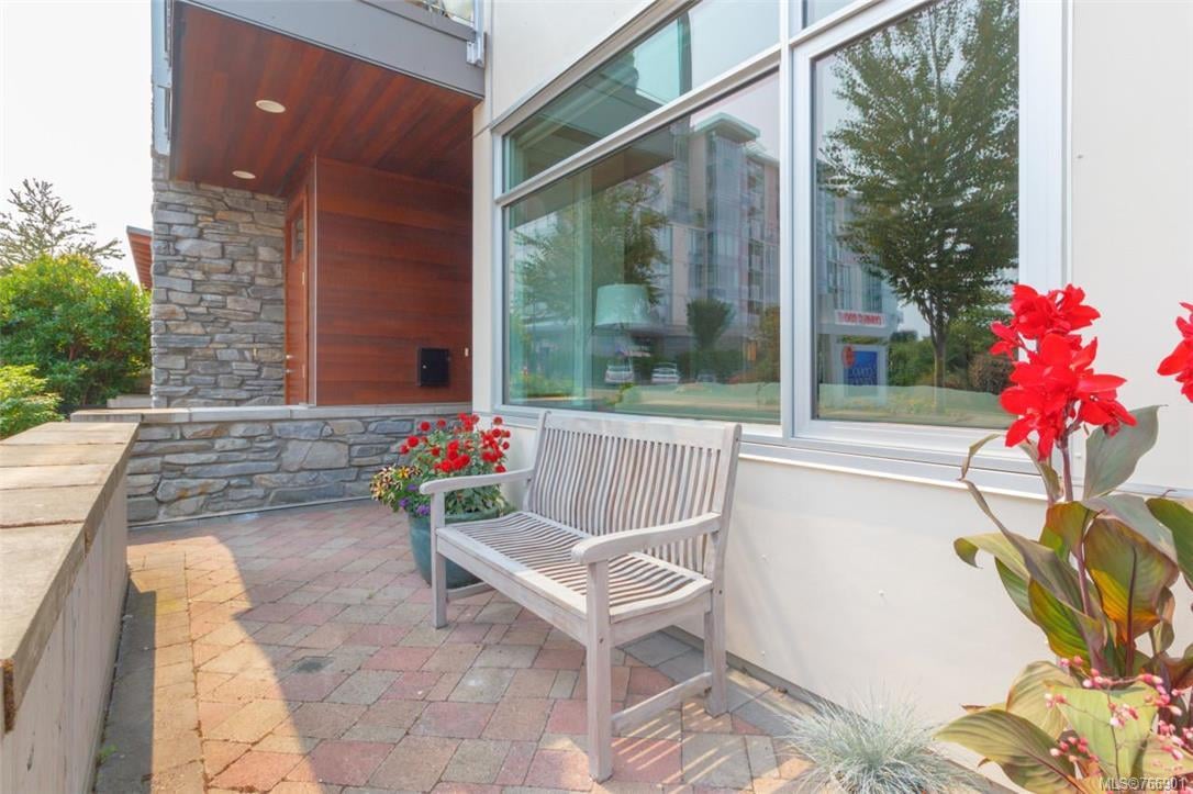 103-9820 Seaport Pl