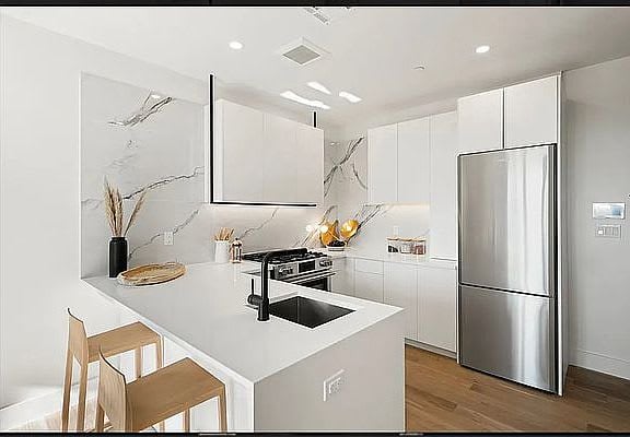 707 Willoughby Ave. Unit: 5-C
