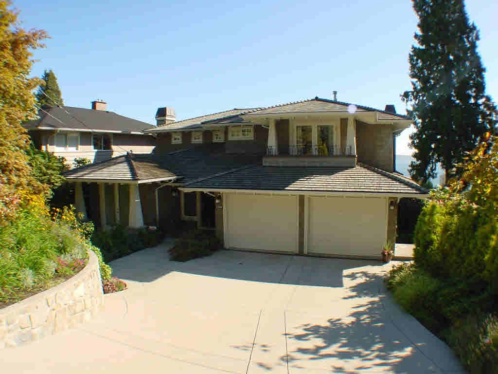 2320 Ottawa Ave