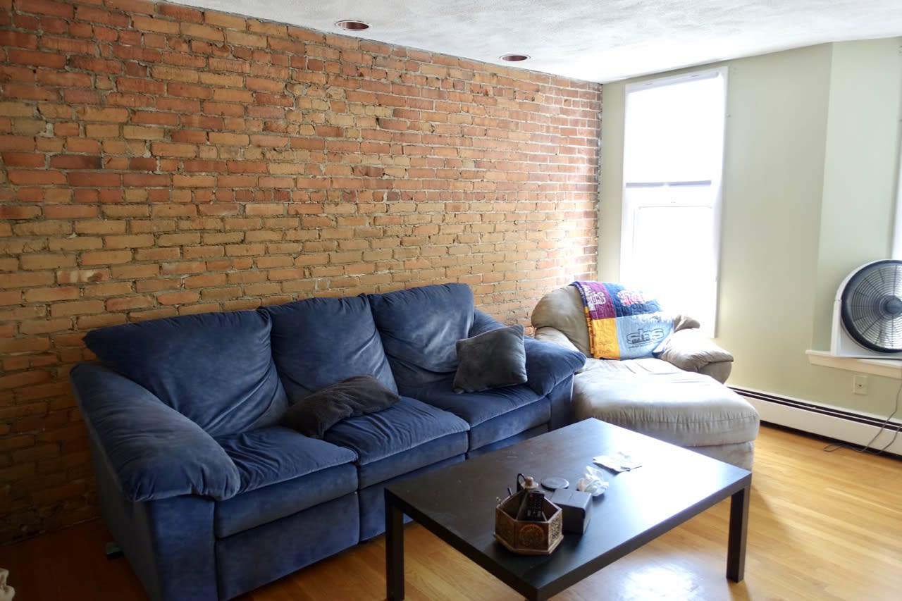 Warren Avenue @ Clarendon 2 bedroom - Heat and Hot Water Included! Laundry in unit! 