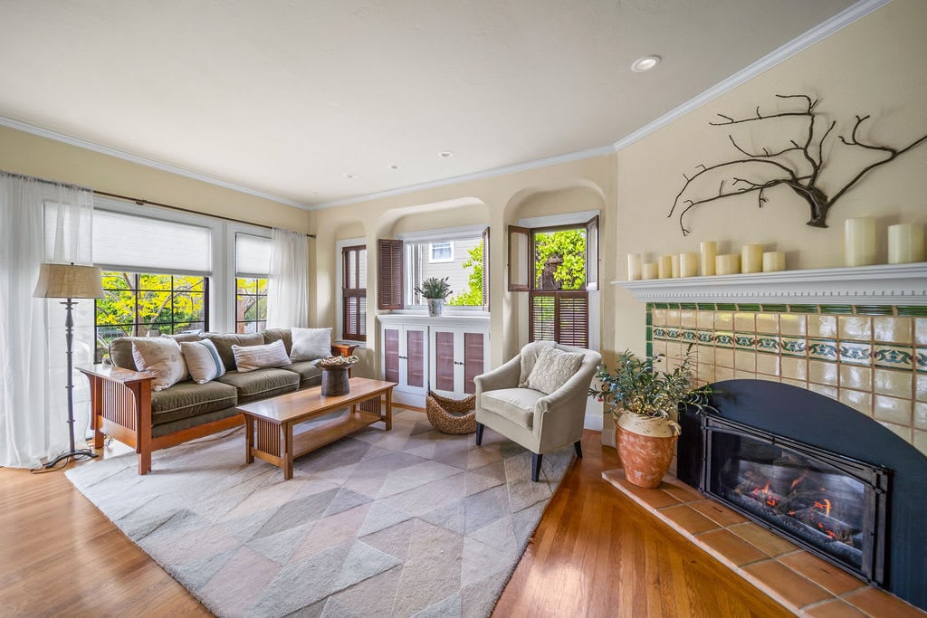 1219 Grandview