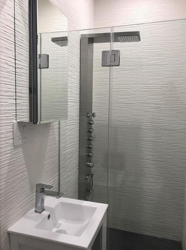 615.5 Hudson Street, Apt 9