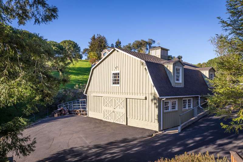 22505 Rolling Hills Road