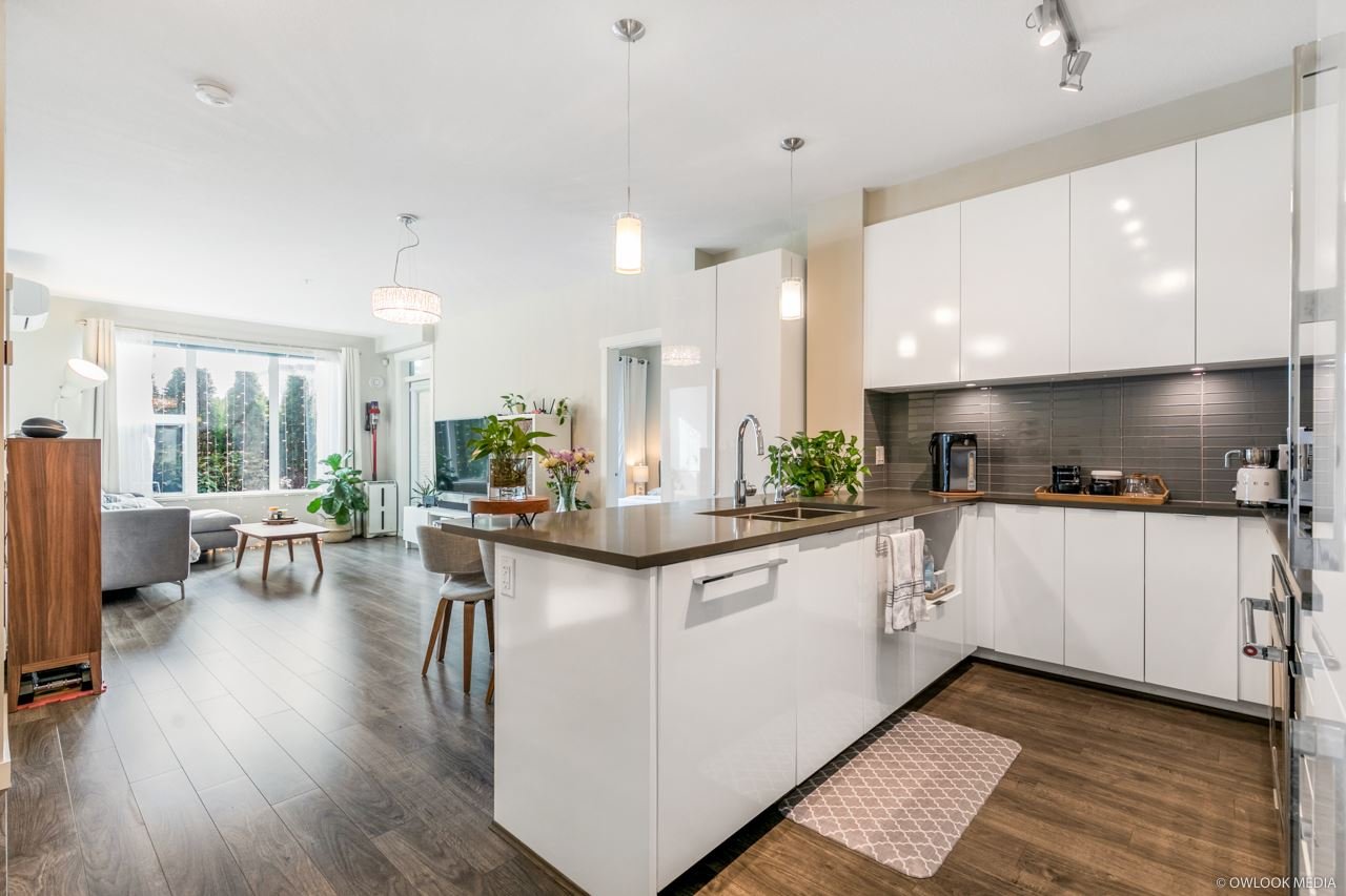 115-9366 Tomicki Avenue, Richmond