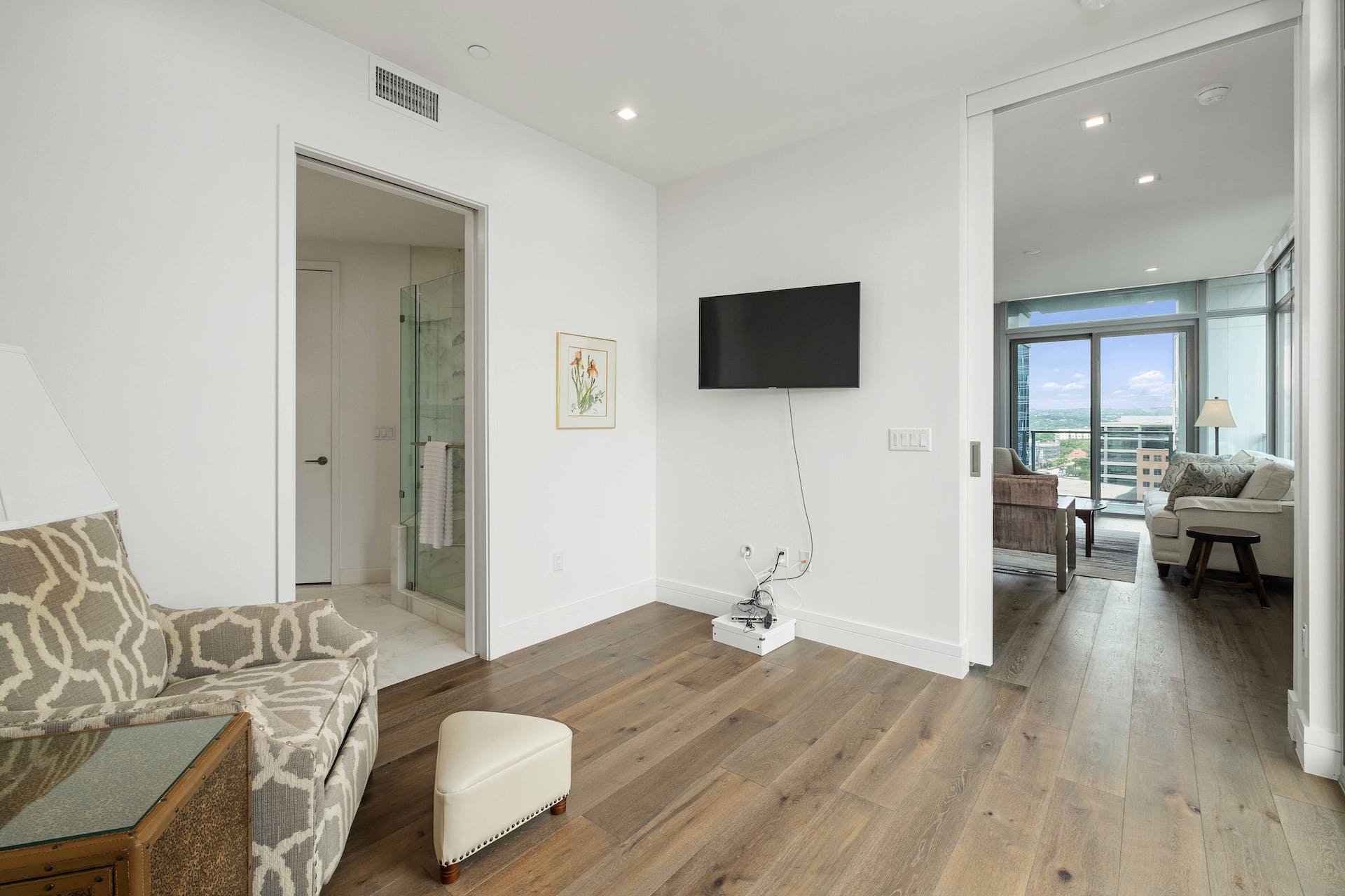 501 West Ave #1204