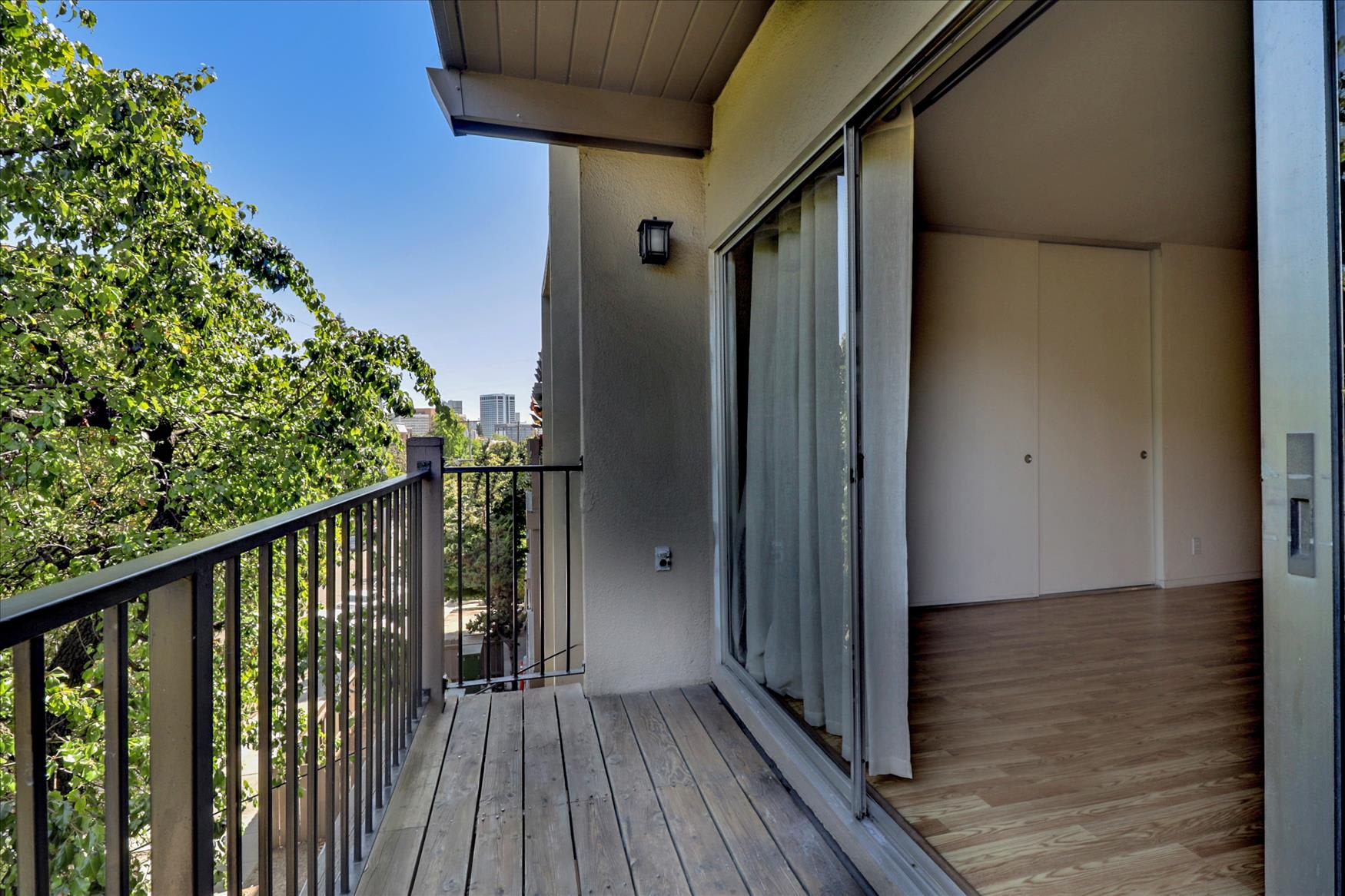 425 Orange St, #310