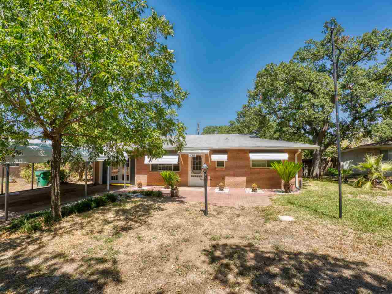 438 South Dr