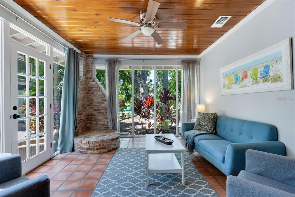 1734 Bahia Vista St