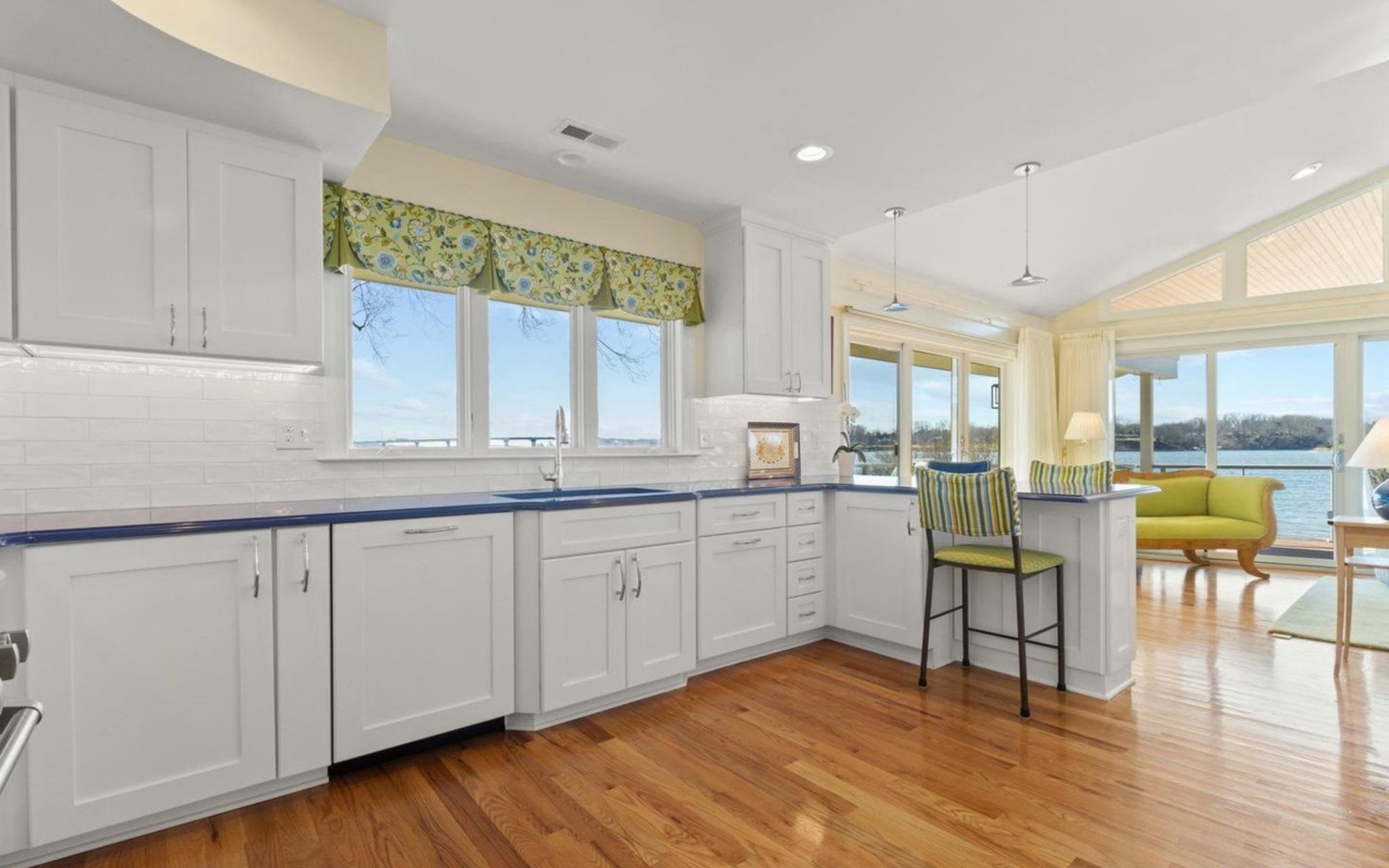 225 Winchester Beach Dr
