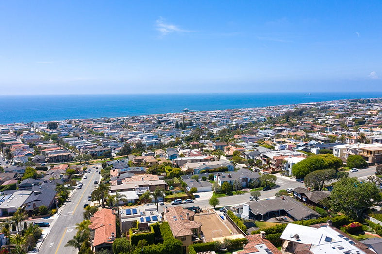 Beautiful Oceanview Hill Section Family Home