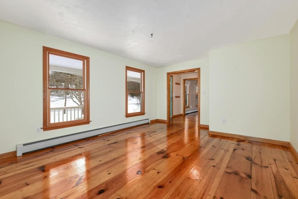 1010 Flat Hill Rd