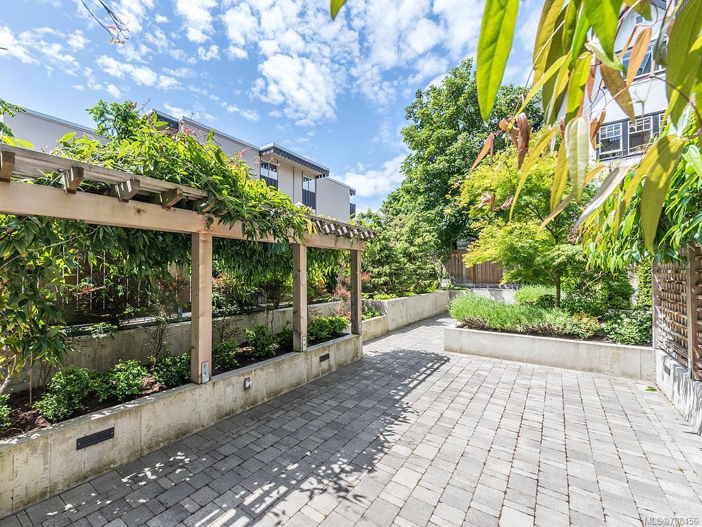 306-1011 Burdett Ave, Victoria