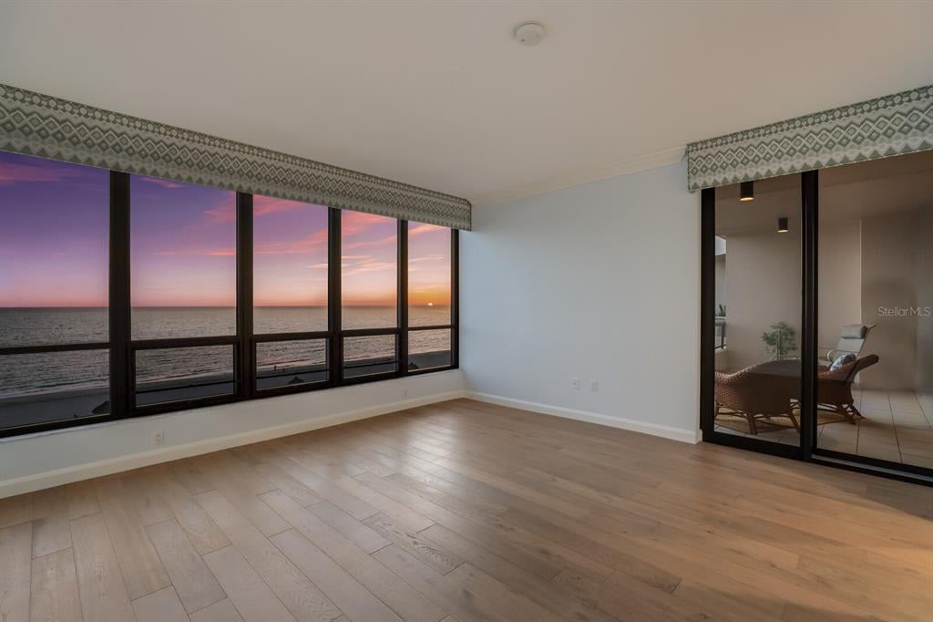 415 L Ambiance Dr, #C504